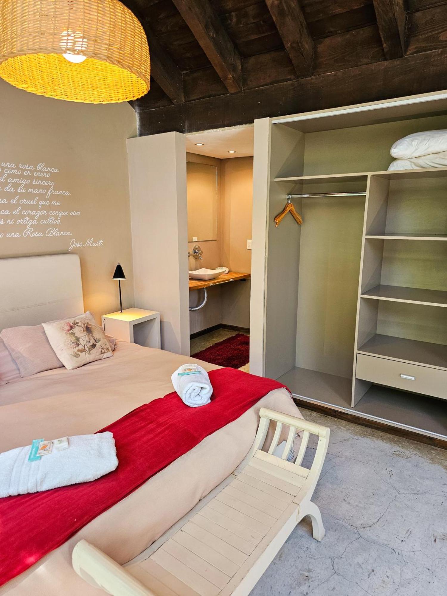San Martín de los Andes Das Rosenhaus Apart Hotel By Rosas Blancas الغرفة الصورة