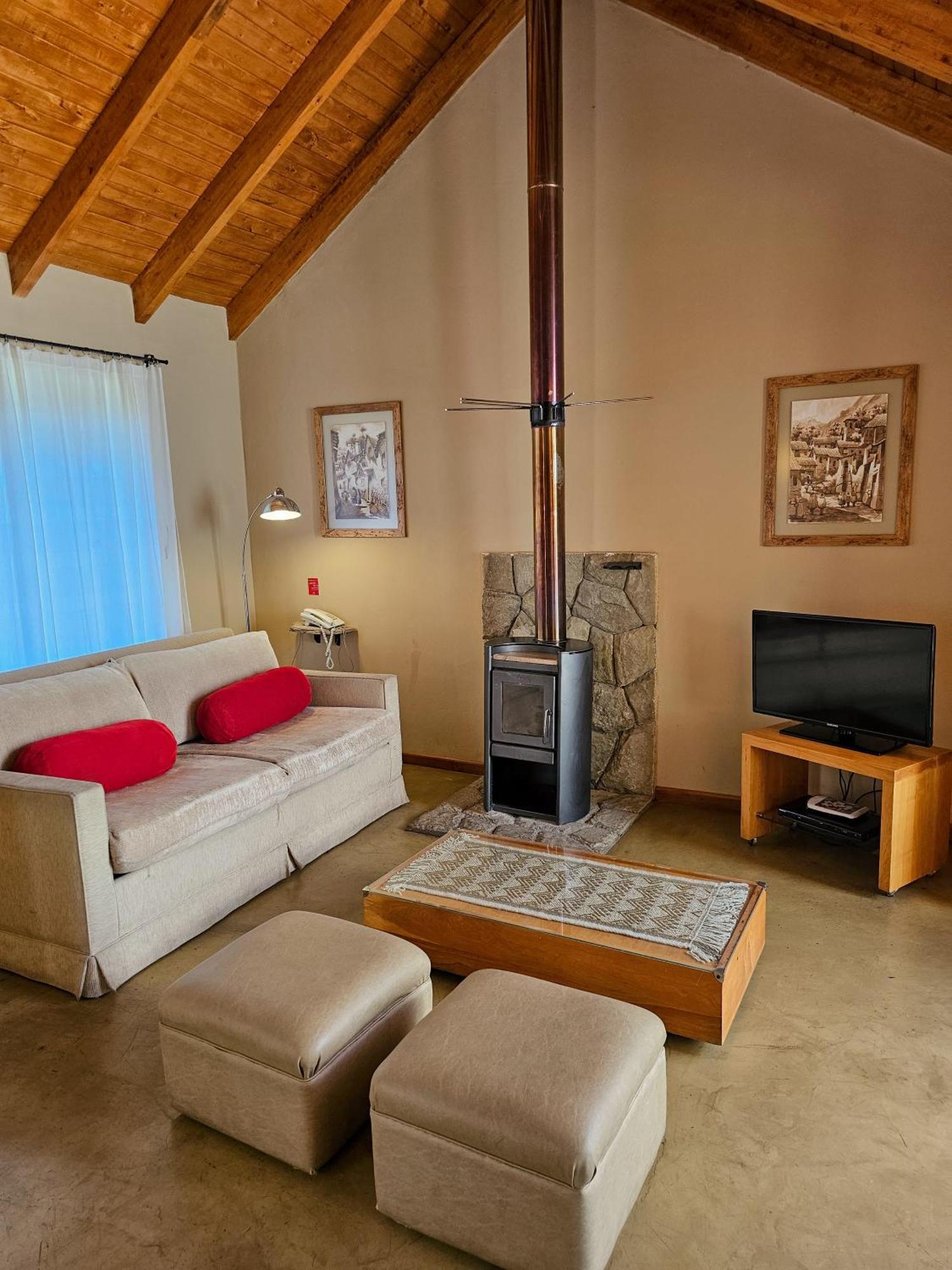 San Martín de los Andes Das Rosenhaus Apart Hotel By Rosas Blancas الغرفة الصورة
